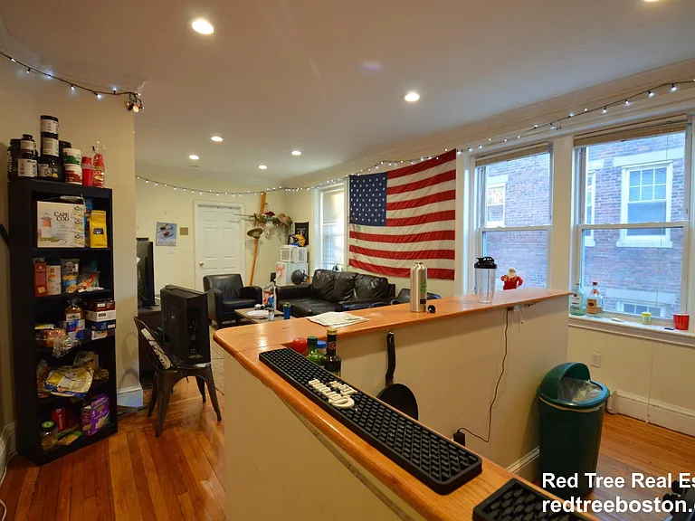 77 Thatcher St #201 — Photo 3