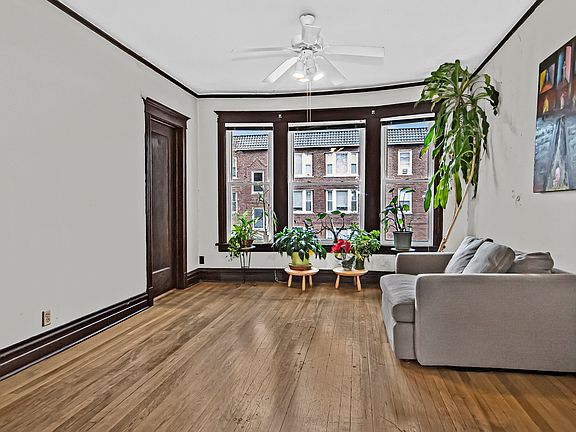 3rd image of 2507 W Leland Ave