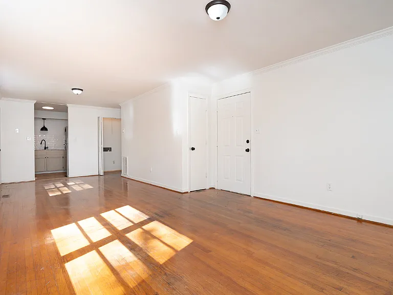 705 Ravenel St #C — Photo 5