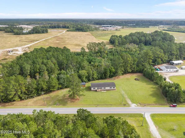 3772 White Oak River Road, Maysville, NC 28555