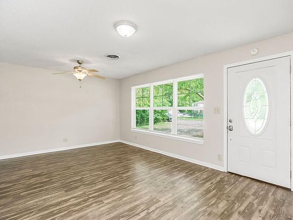 5th image of 2922 S 9th Ter