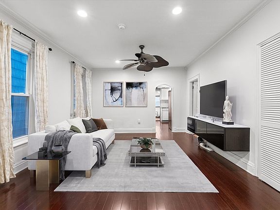 5th image of 30 Summer St #1