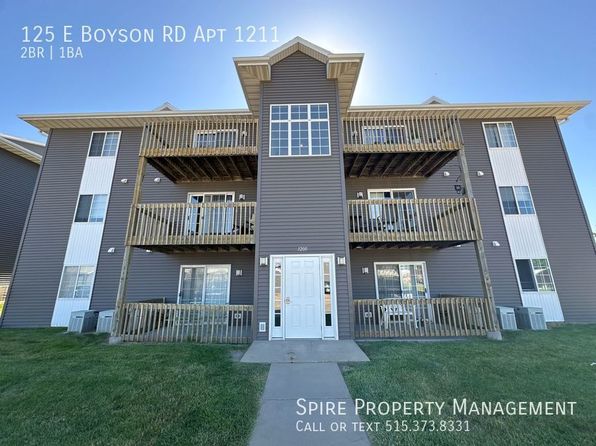 125 E Boyson Rd APT 1211, Hiawatha, IA 52233