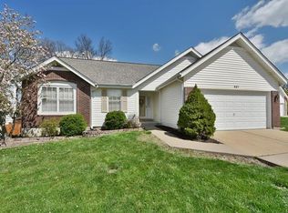 827 Crescent Oaks Ct, Valley Park, MO
