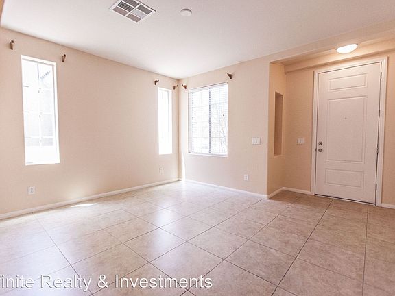 5th image of 9768 Twin Ponds Ct