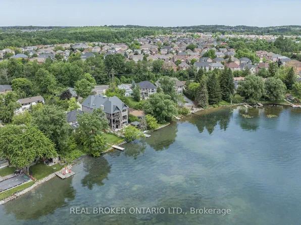 429 N Lake Rd, Richmond Hill, ON L4E 3A7