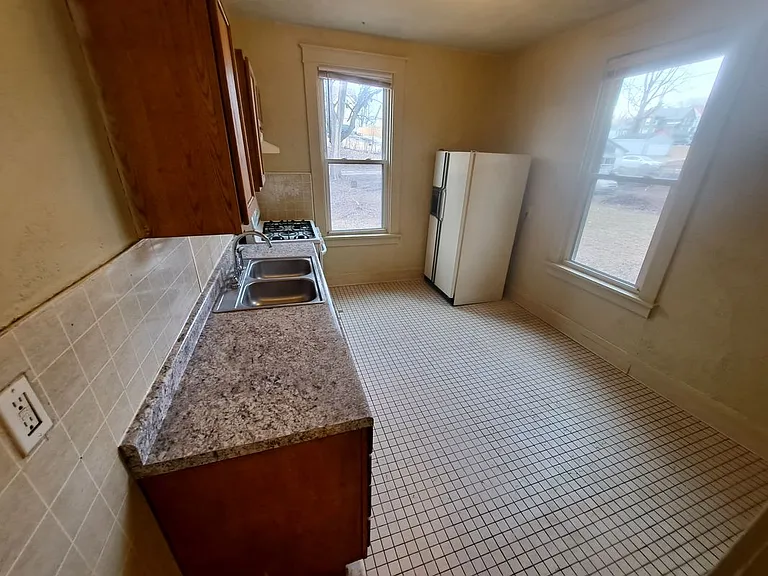 1112 Gaines St — Photo 10