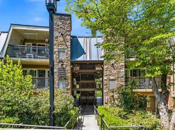 210 Bowling Park Rd, Asheville, NC 28803