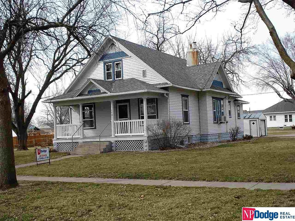 1st image of 140 E 12th St