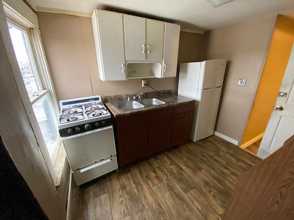 1st image of 416 W Jackson St APT 7
