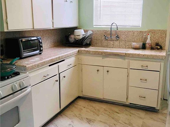 4th image of 3928 W 111th Pl