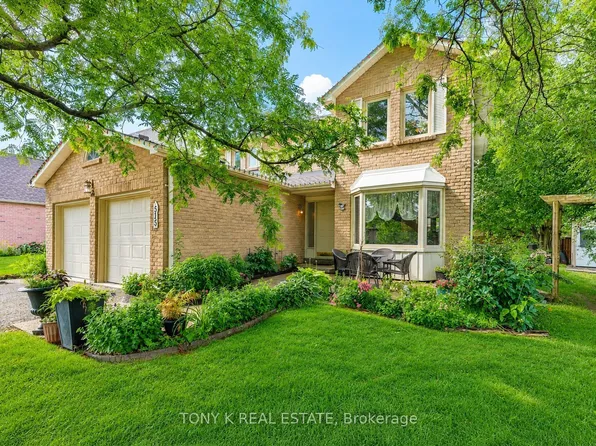 515 London Rd, Newmarket, ON L3Y 6E4