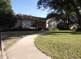 3226 Paradise St, Vernon, TX 76384