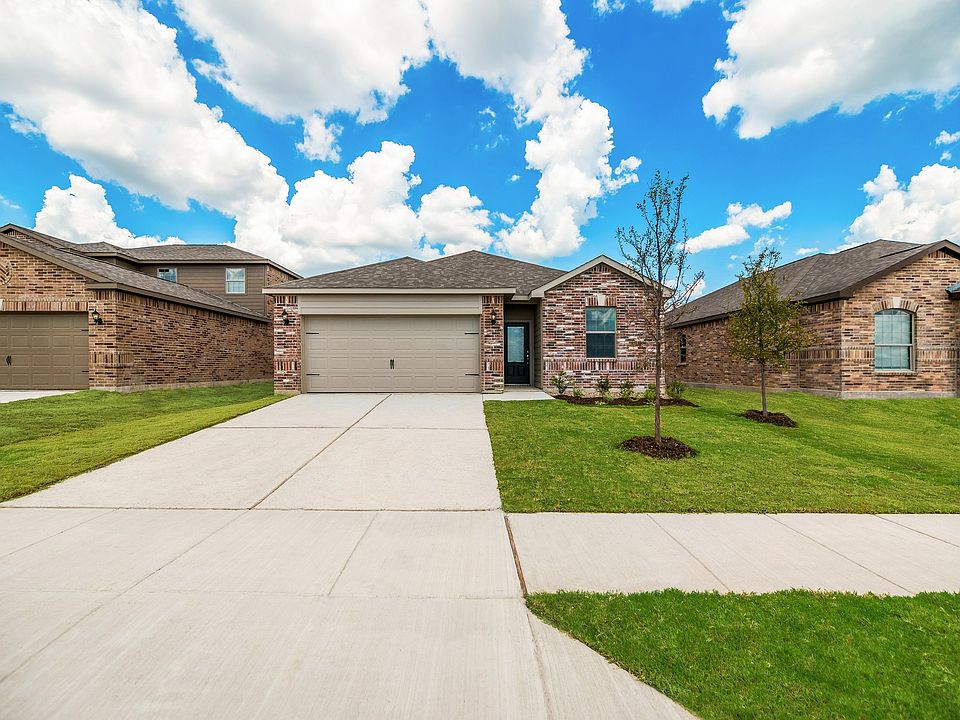 1st image of 512 Harbor Oaks Dr