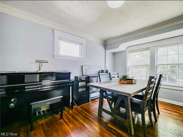 1347 Fry Ave — Photo 17