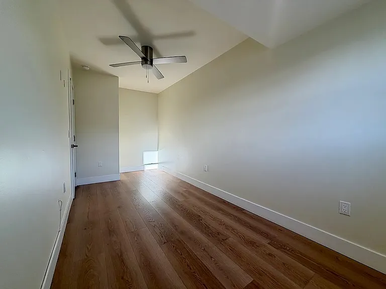 1122 Orizaba Ave #1122 — Photo 17