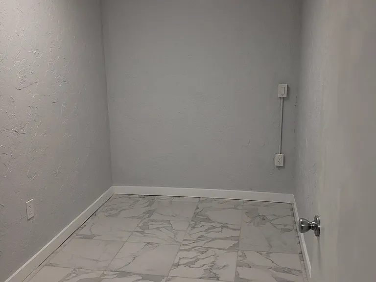 2015 S Tuttle Ave #E — Photo 12