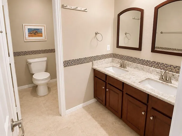 110 N Hawkhurst Cir — Photo 9