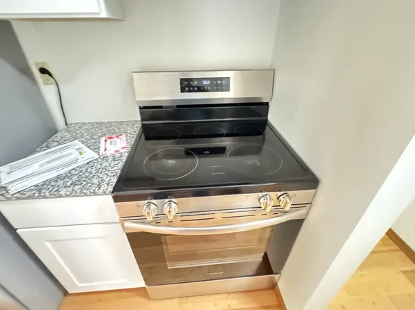 4530 Park Commons Dr, Saint Louis Park, MN