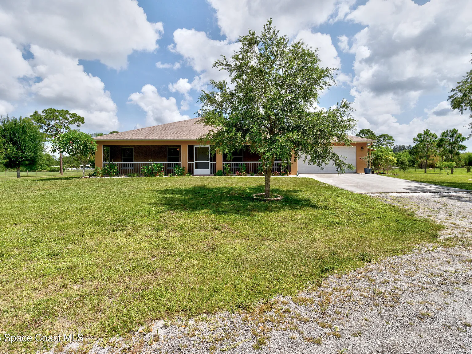 3 bed, 2.0 bath, 1615 sqft, $3,000 — Photo 4