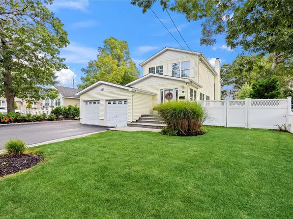 55 Cliff Avenue, Sayville, NY 11782
