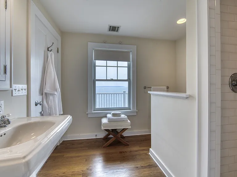 1390 Willow Terrace Ln — Photo 11
