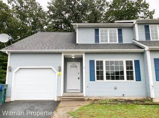 14 Eastwood Dr, Springfield, MA 01129