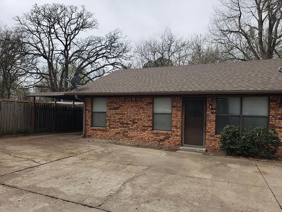 1st image of 2501 Oakhurst Dr #D