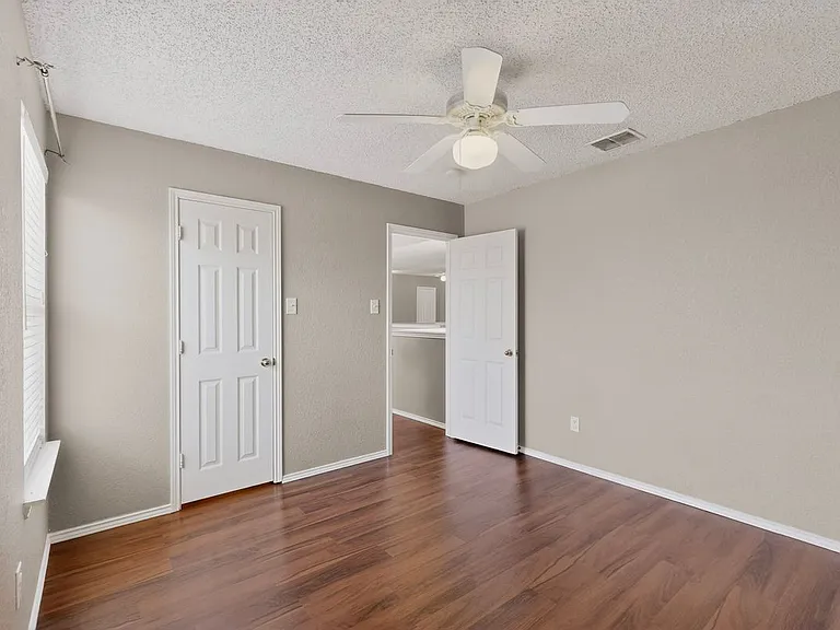 2023 Nottingham Pl — Photo 8