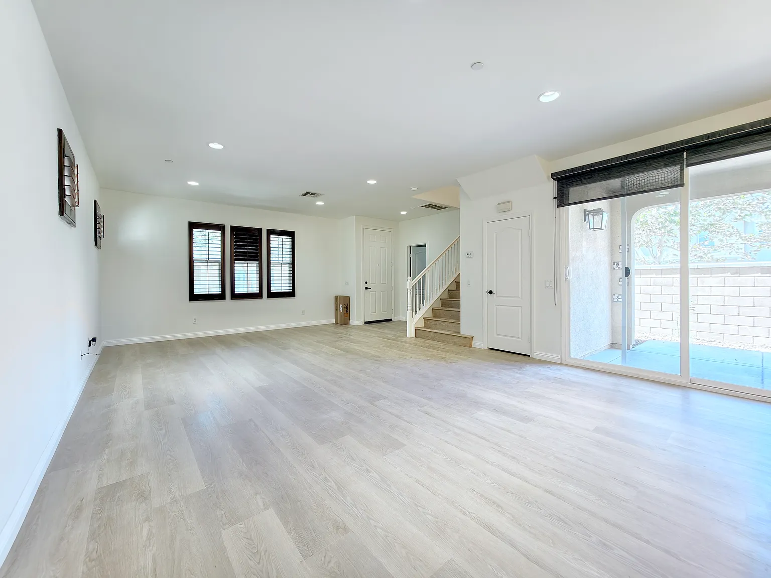 4 bed, 2.5 bath, 1895 sqft, $3,550 — Photo 3