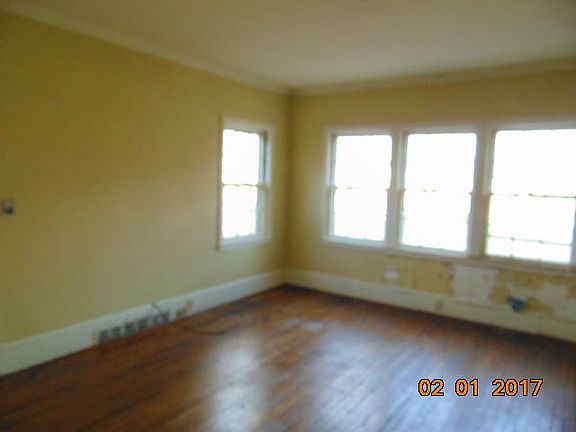 4th image of 185 Georgia Ave