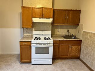 224 Charles St #2, Cambridge, MA 02141