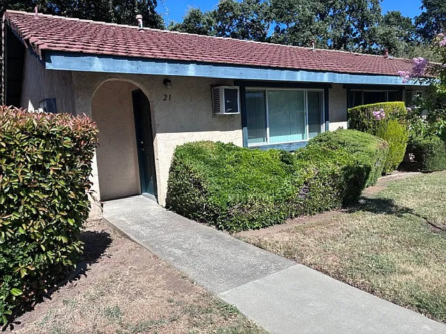 Adobe Villa Apartments — Photo 101