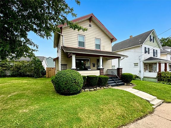 3rd image of 1028 Dewey Ave
