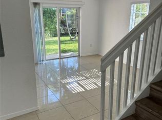 2066 NE 167th St #3-100, Miami, FL 33162