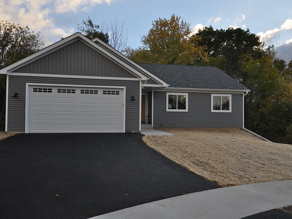 1st image of 316 Buena Ter