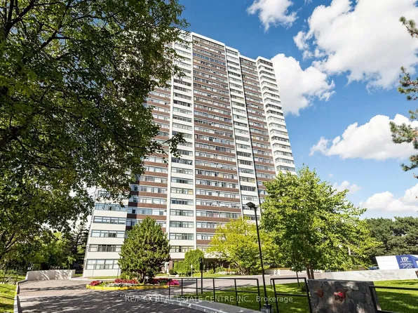 100 Antibes Dr #207, Toronto, ON M2R 3N1