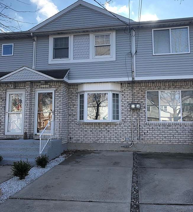 1st image of 744 Barlow Ave