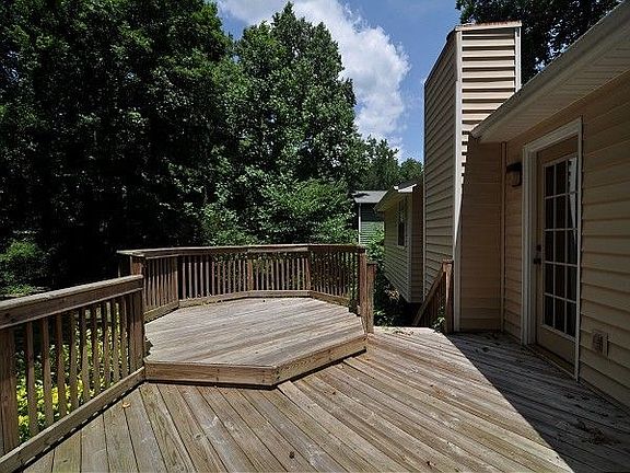 5th image of 3336 Alcazar Dr