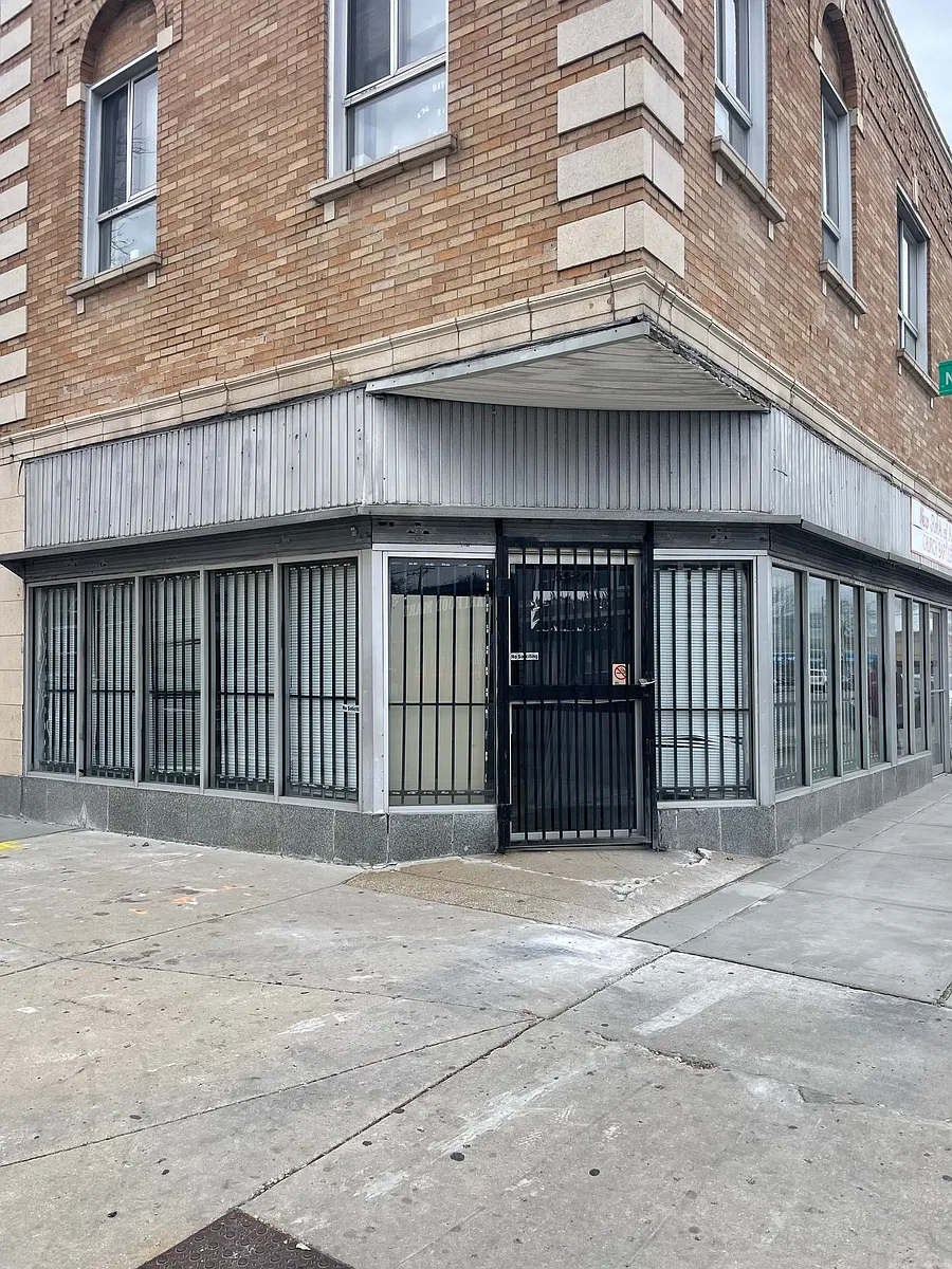 Building Photo - 5520 W North Ave