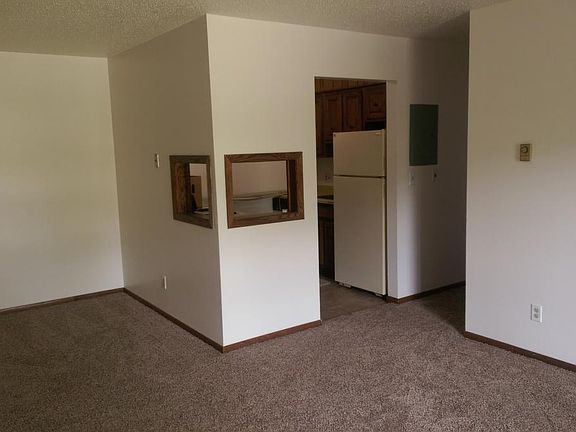 2nd image of 2526 17th Ave S APT 8