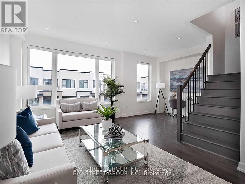 Oakville Townhouse for rent - 4 Bedrooms — photo 16