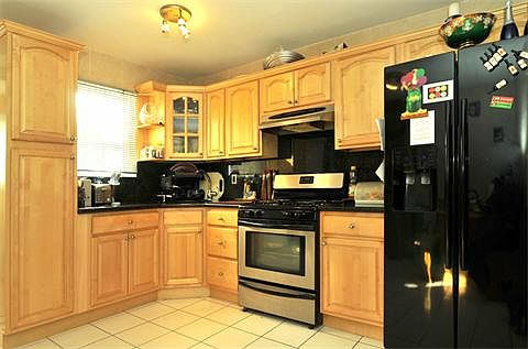3rd image of 590 Westwood Ave