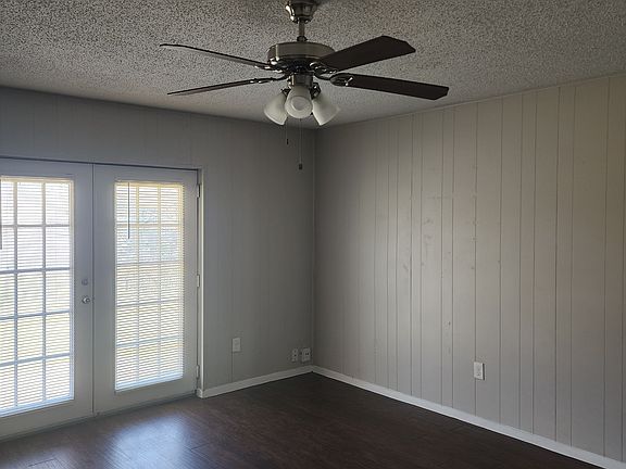 2nd image of 6905 Alma St