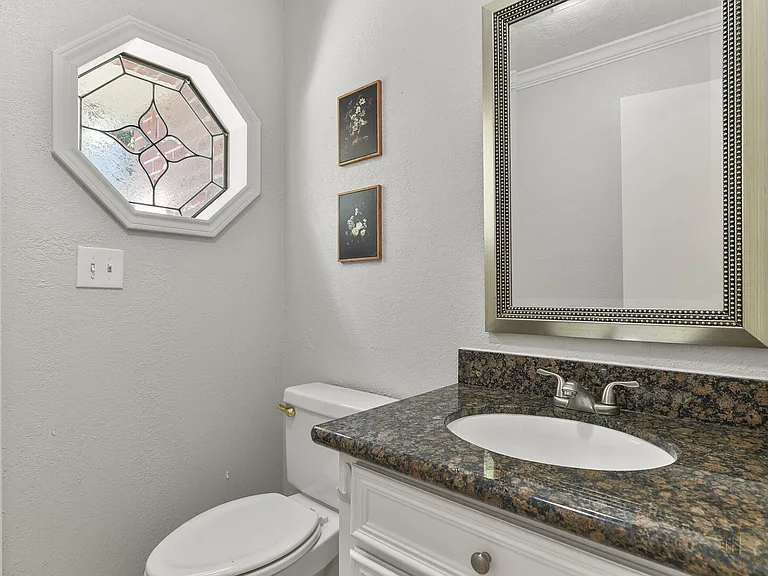 Live Oak Ln — Photo 20