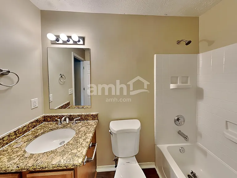 2727 Sutherland Dr — Photo 16