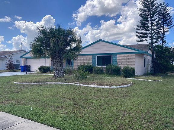 2nd image of 1202 Desert Hills Dr