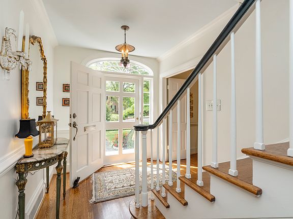 Bright and sunny home!