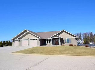 1924 Ballroom Rd, Decorah, IA 52101