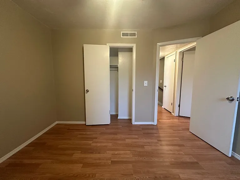 6004 Nw Expy — Photo 24